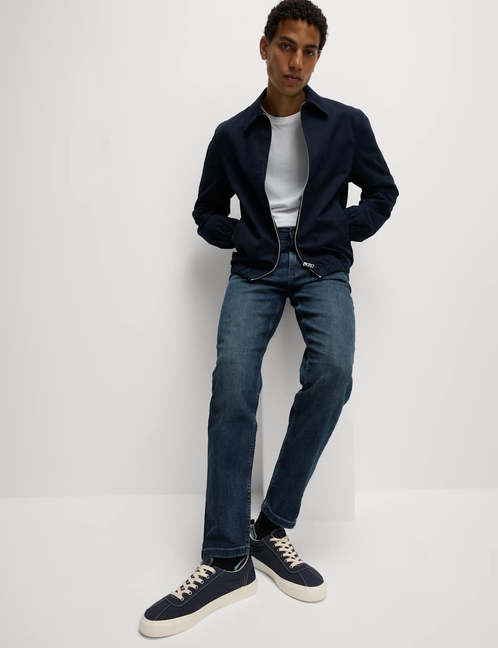 Tapered Fit Vintage Wash Stretch Jeans 3 of 5