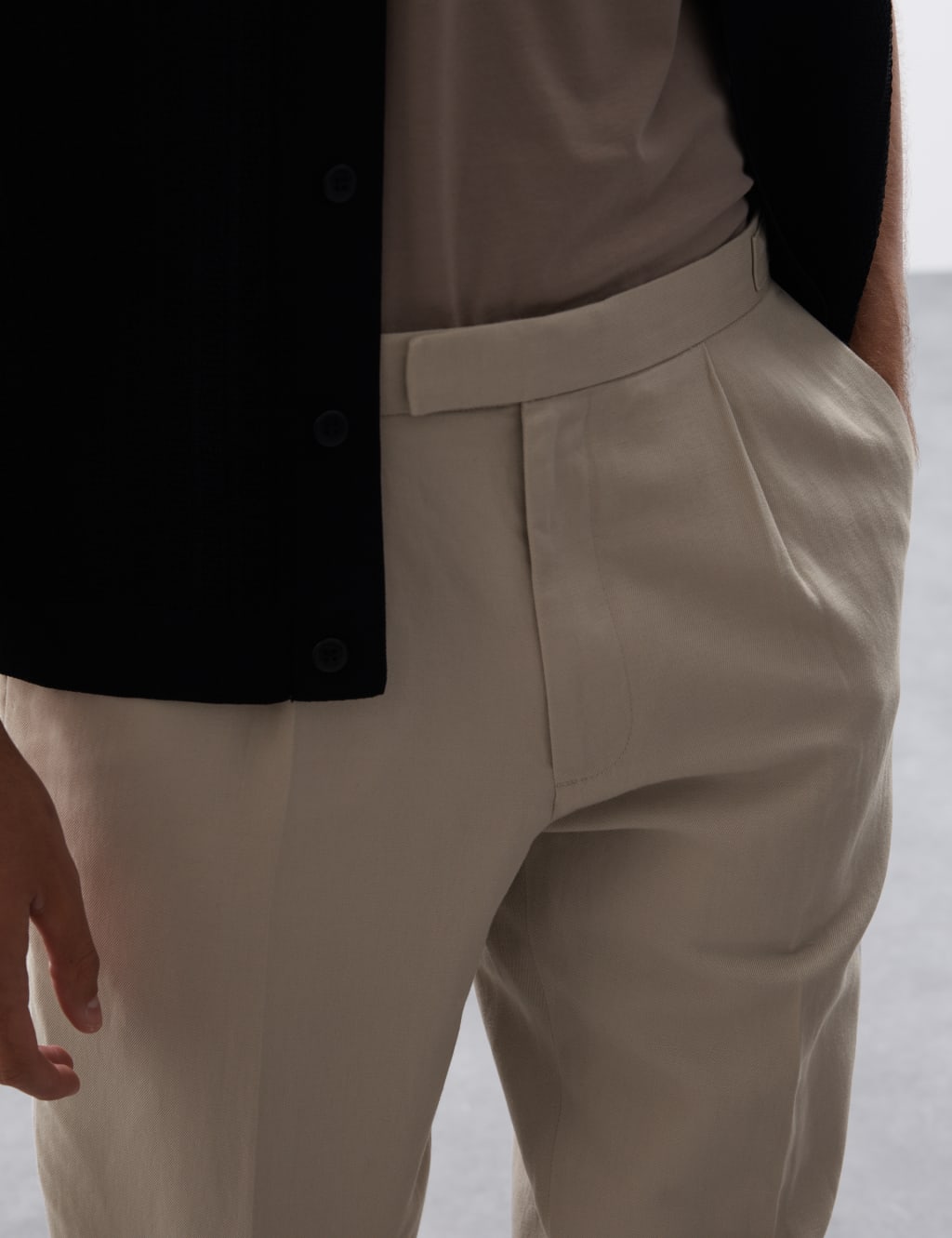 Linen Blend Single Pleat Smart Trousers 3 of 7