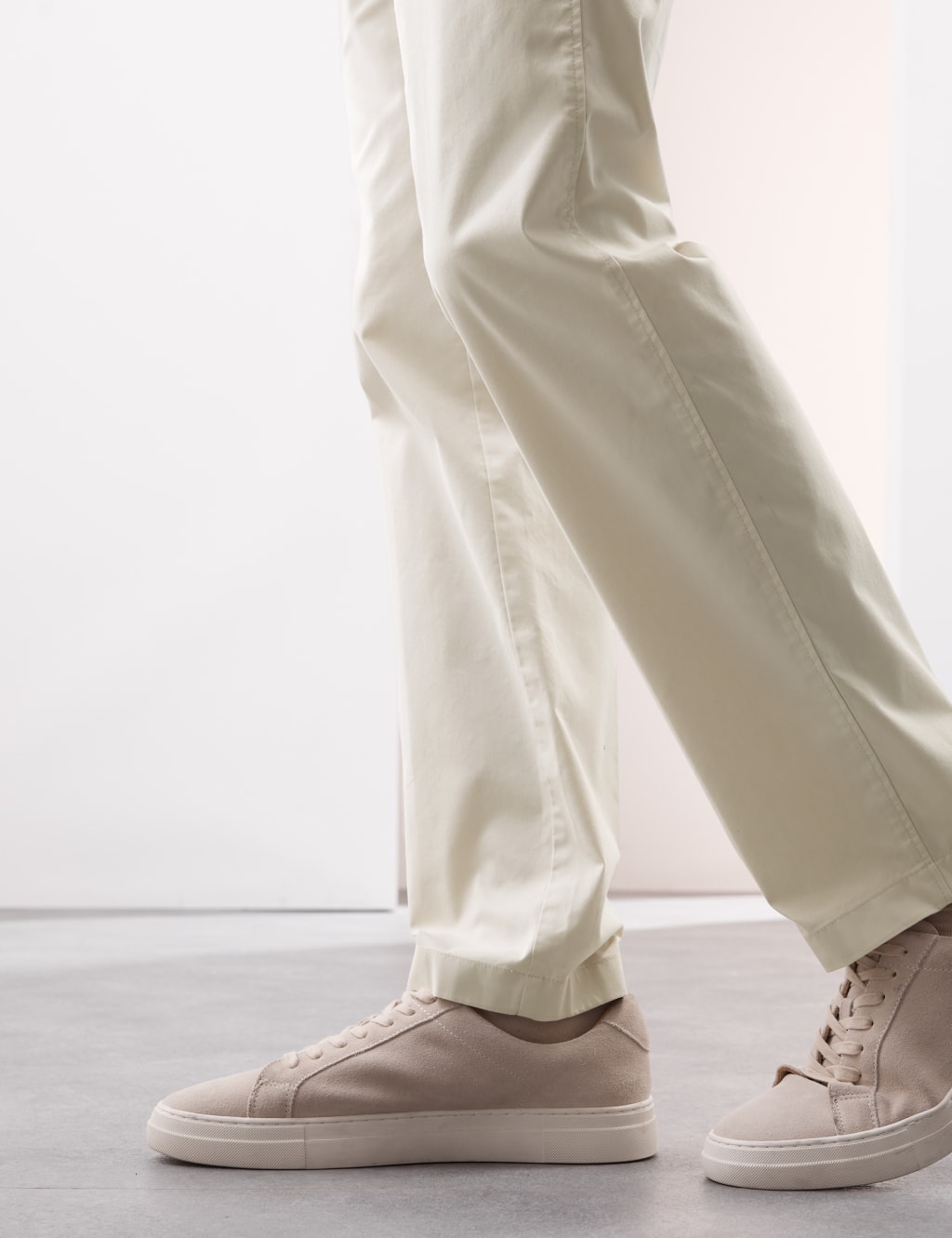 Regular Fit Super Lightweight Chinos 6 of 7