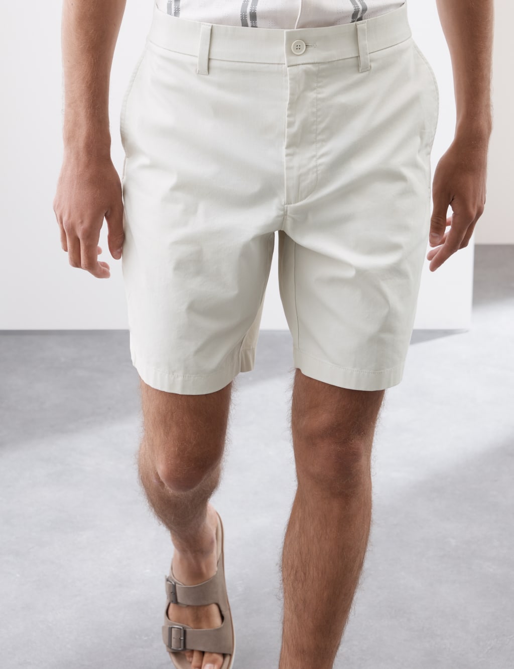 Regular Fit Super Lightweight Chino Shorts 4 of 6