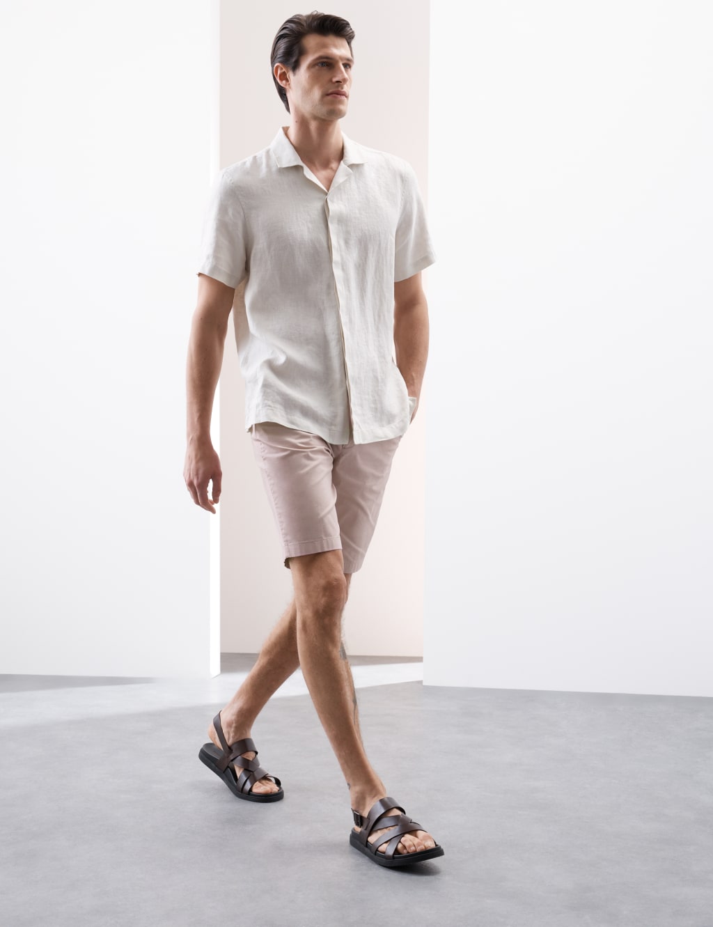 Regular Fit Super Lightweight Chino Shorts 3 of 5