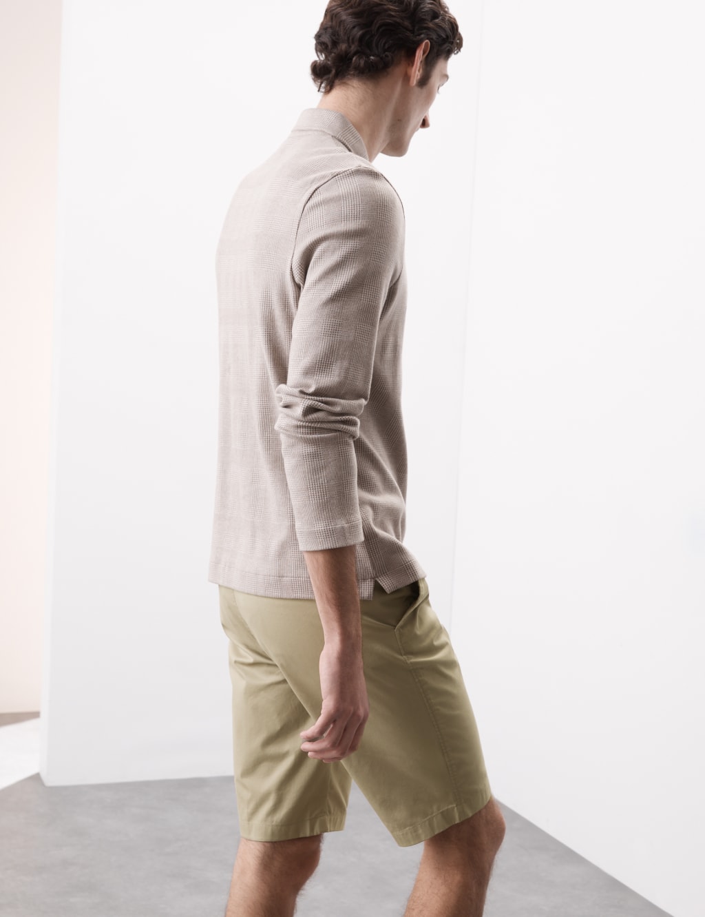 Regular Fit Super Lightweight Chino Shorts 7 of 7