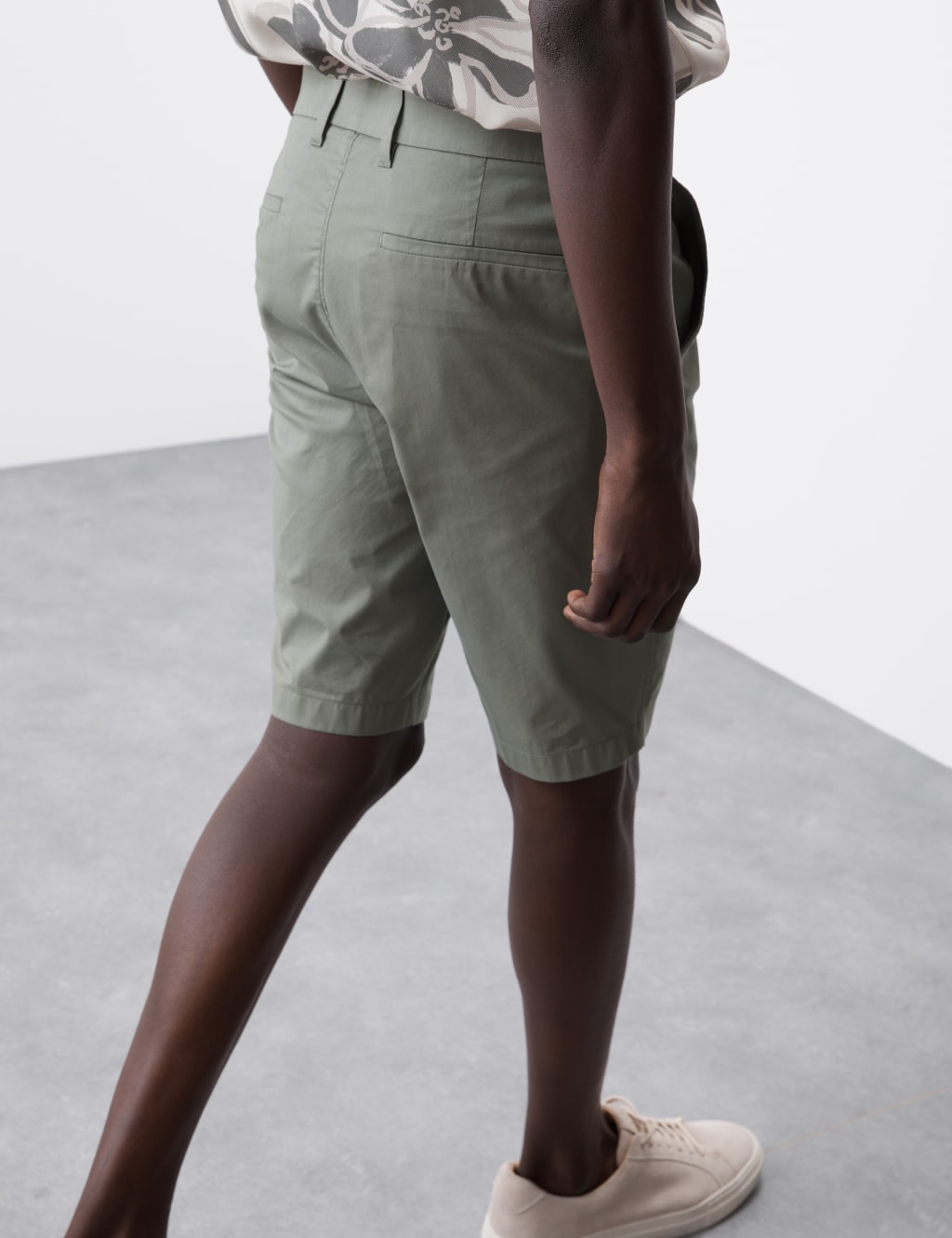 Slim Fit Super Lightweight Chino Shorts 4 of 6
