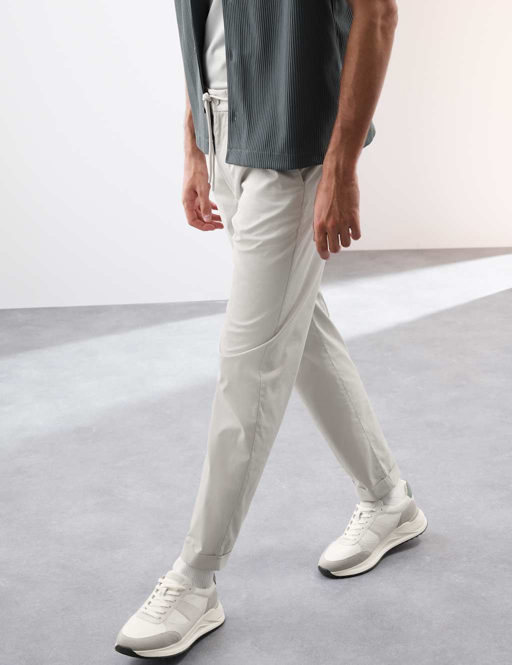 Super Lightweight Tapered Fit Elasticated Waist Trousers 4 of 7