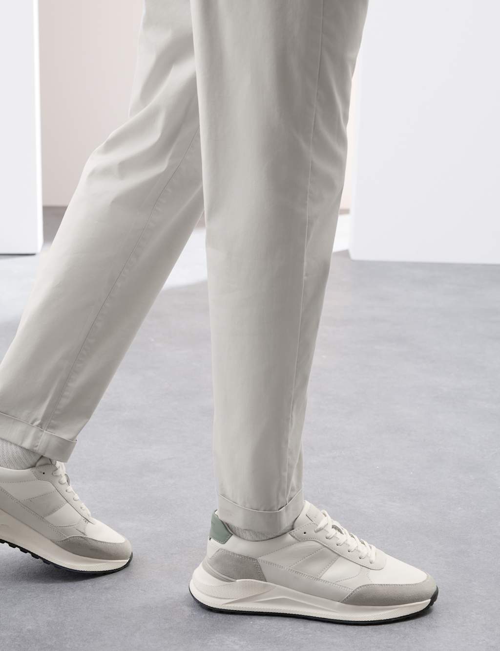 Super Lightweight Tapered Fit Elasticated Waist Trousers 6 of 7