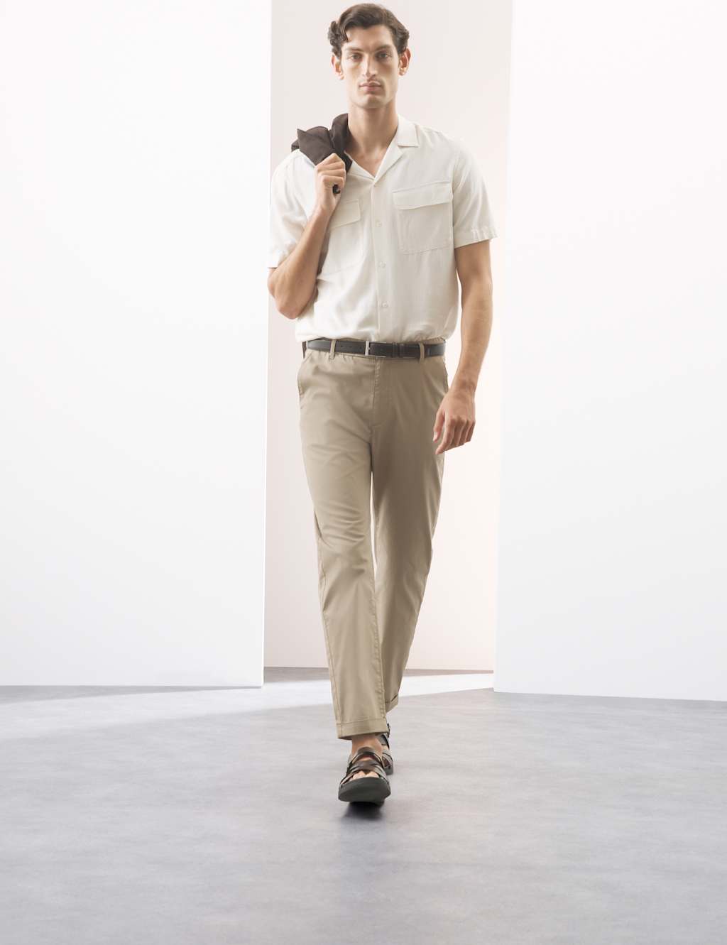 Super Lightweight Tapered Fit Elasticated Waist Trousers 5 of 6