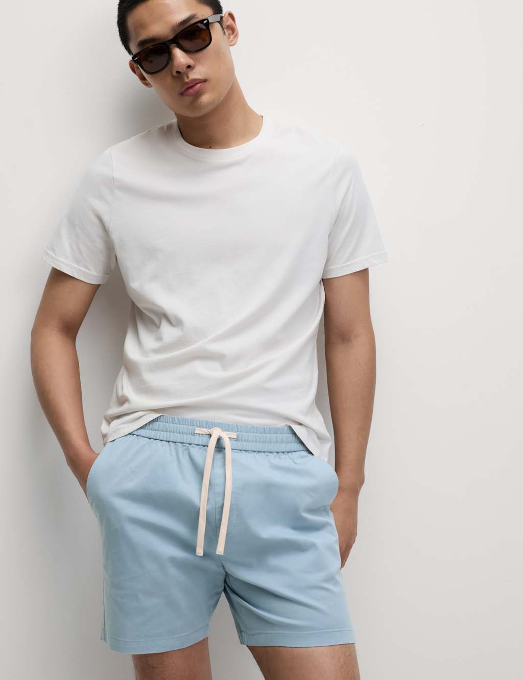 Elasticated Waist Shorter Shorts 5 of 5