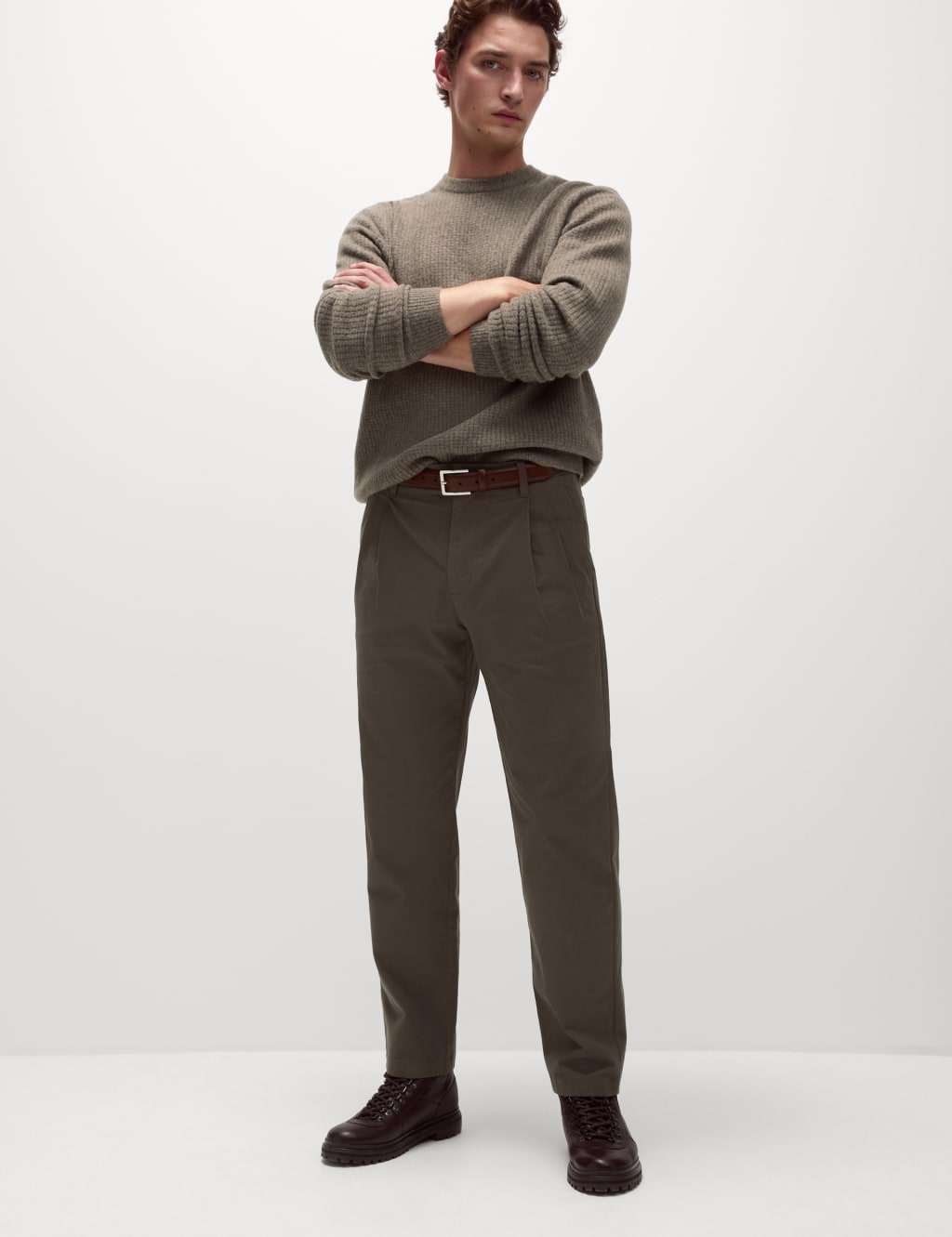 Tapered Fit Twin Pleat Stretch Chinos 3 of 7
