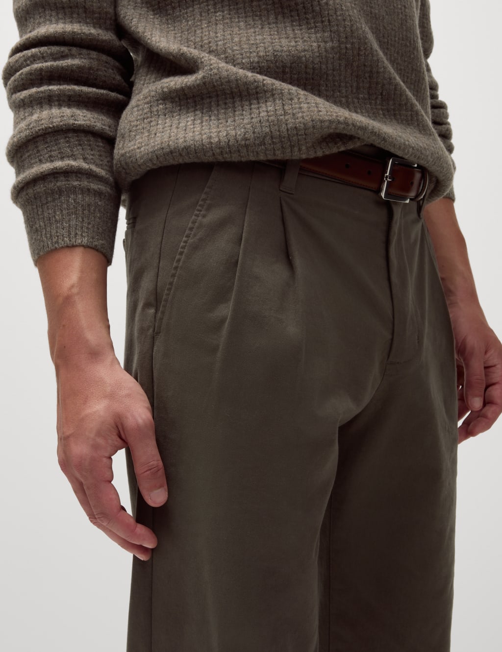 Tapered Fit Twin Pleat Stretch Chinos 4 of 7