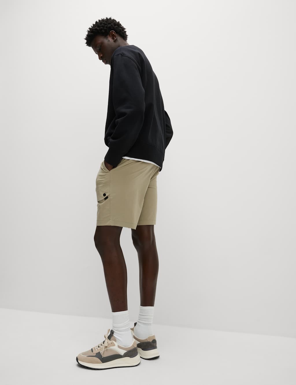 Lightweight Stretch Cargo Shorts with Stormwear™ 3 of 5