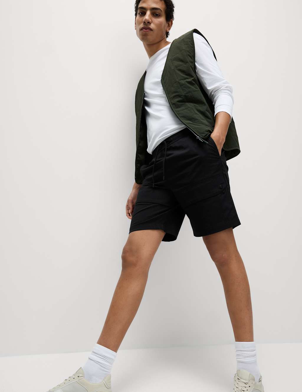 Lightweight Stretch Cargo Shorts with Stormwear™ 3 of 5