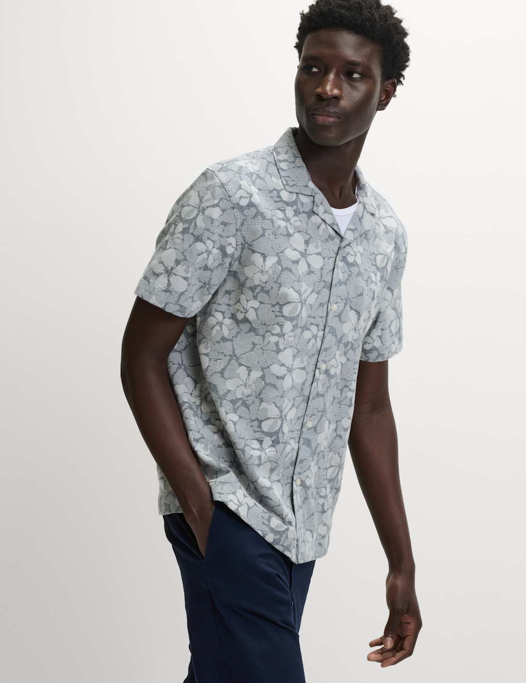 Regular Fit Cotton Rich Floral Short Sleeve Shirt 4 of 6