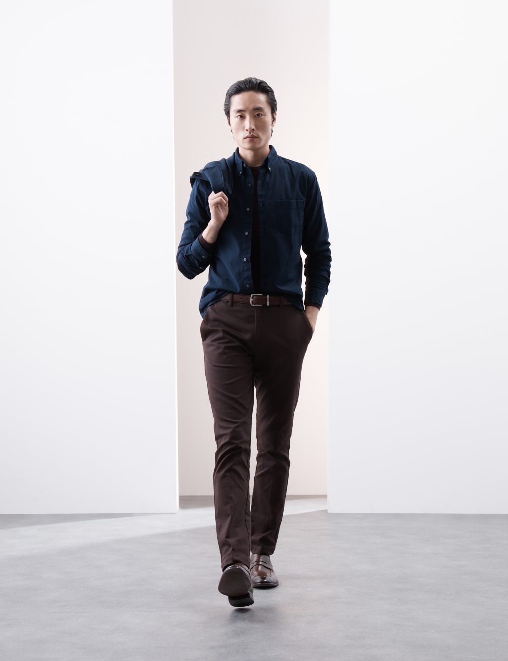 Slim Fit Cotton Rich Oxford Shirt 4 of 7