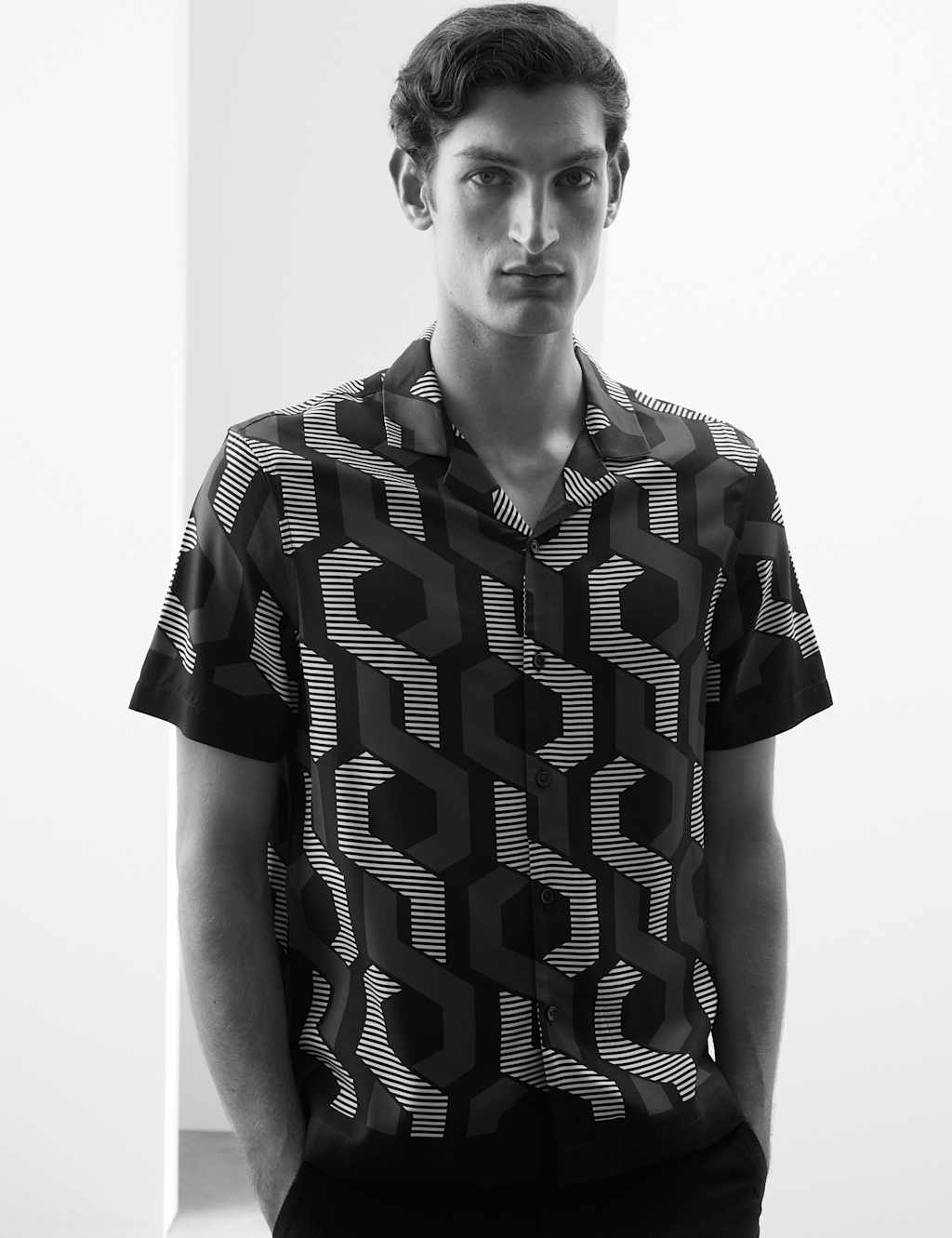 Regular Fit Geometric Print Short Sleeve Shirt 5 of 6