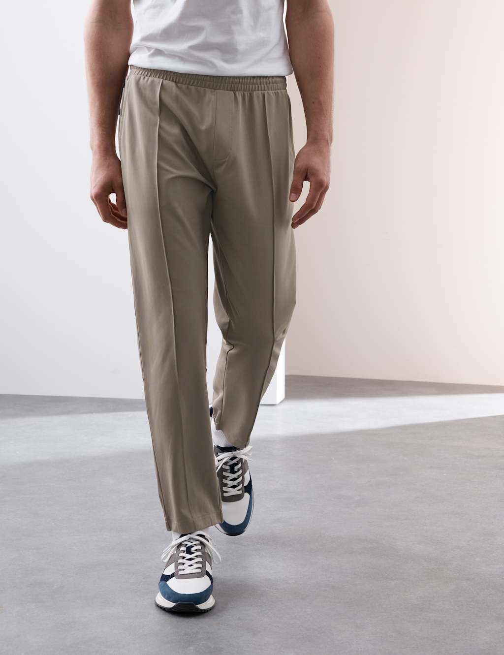 Elasticated Waist Performance Joggers 4 of 7
