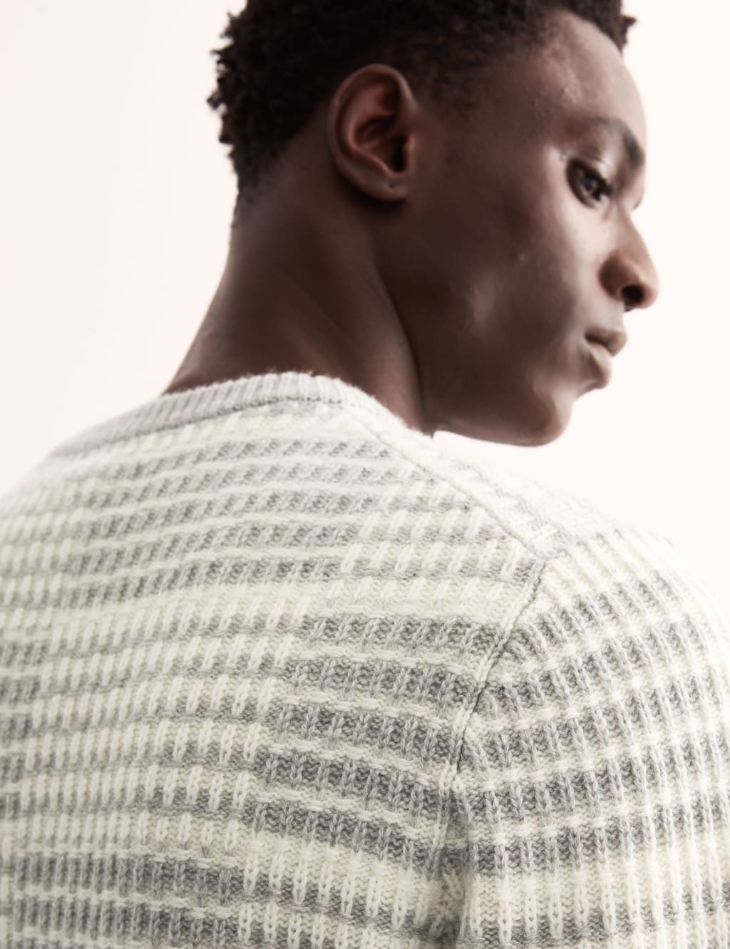 Merino Wool Rich Crew Neck Jumper with Cashmere 3 of 8