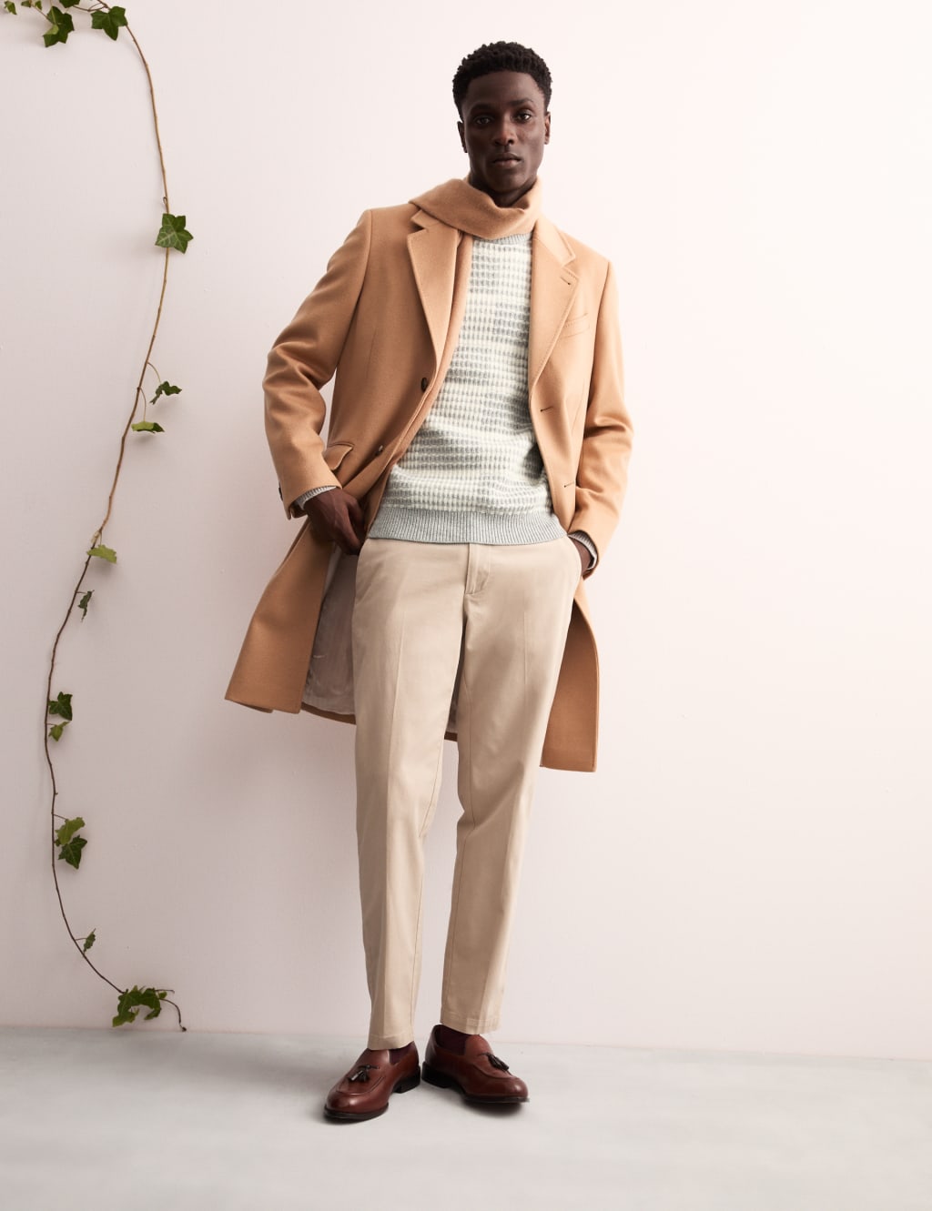Merino Wool Rich Crew Neck Jumper with Cashmere 4 of 8