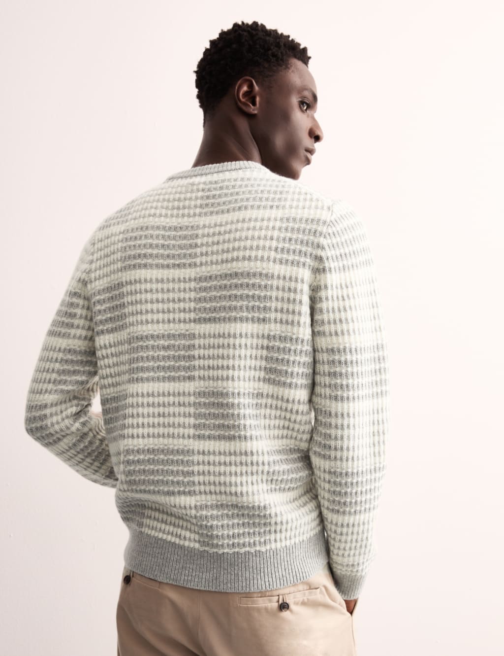 Merino Wool Rich Crew Neck Jumper with Cashmere 7 of 8