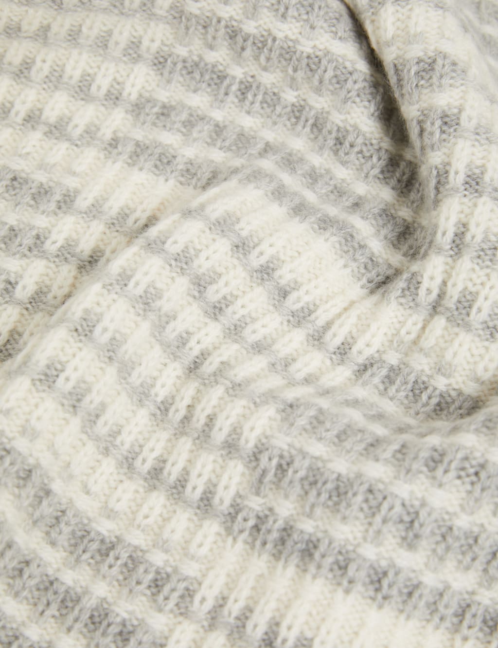 Merino Wool Rich Crew Neck Jumper with Cashmere 8 of 8