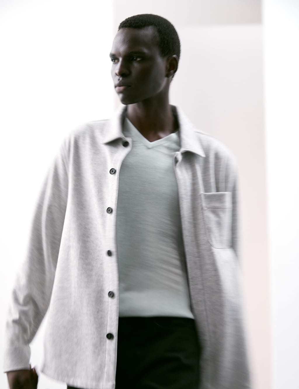 Pure Extra Fine Merino Wool V-Neck Jumper 3 of 5