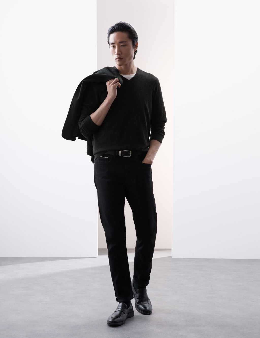 Pure Extra Fine Merino Wool V-Neck Jumper 3 of 6