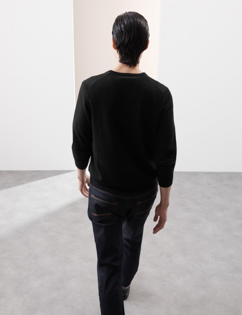 Pure Extra Fine Merino Wool V-Neck Jumper 5 of 7