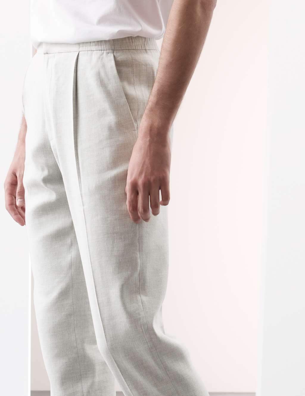 Tapered Fit Italian Linen Blend Elasticated Trousers 3 of 6