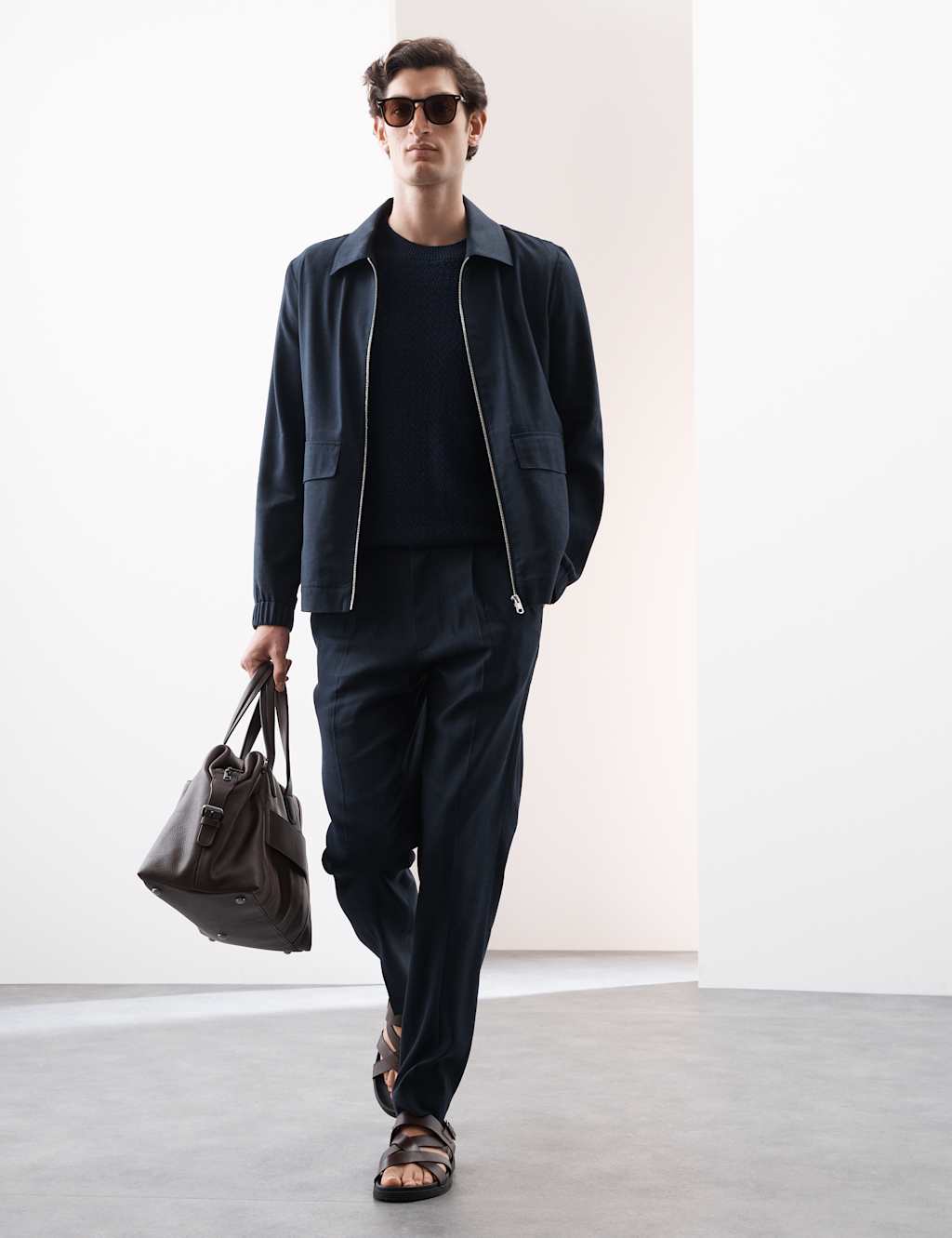 Tapered Fit Italian Linen Blend Elasticated Trousers 3 of 7