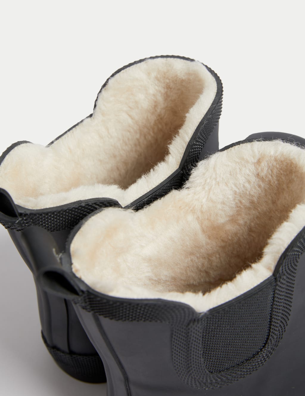 Kids' Wellies (4 Small - 2 Large) 3 of 4