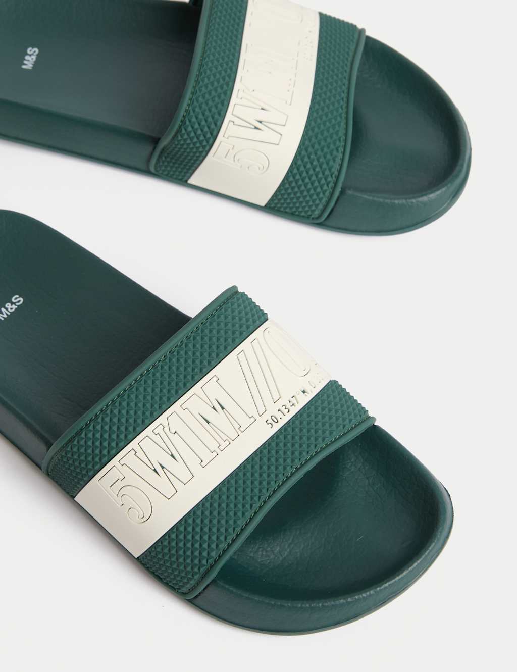 Kids' Textured Sliders (1 Large - 7 Large) 3 of 4
