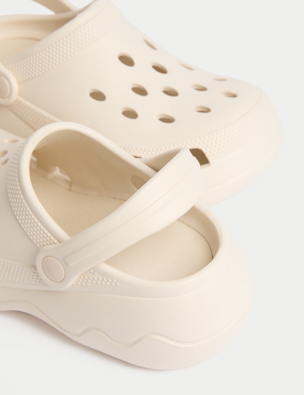Kids' Plain Chunky Clogs (3 Large - 6 Large) 3 of 4