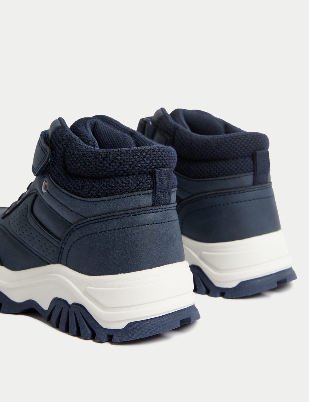 Youth water boots top