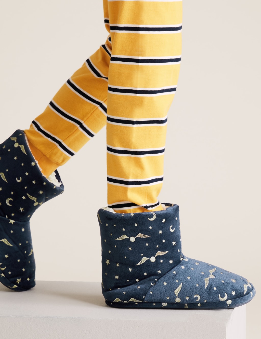 Marks and spencer boot slippers online