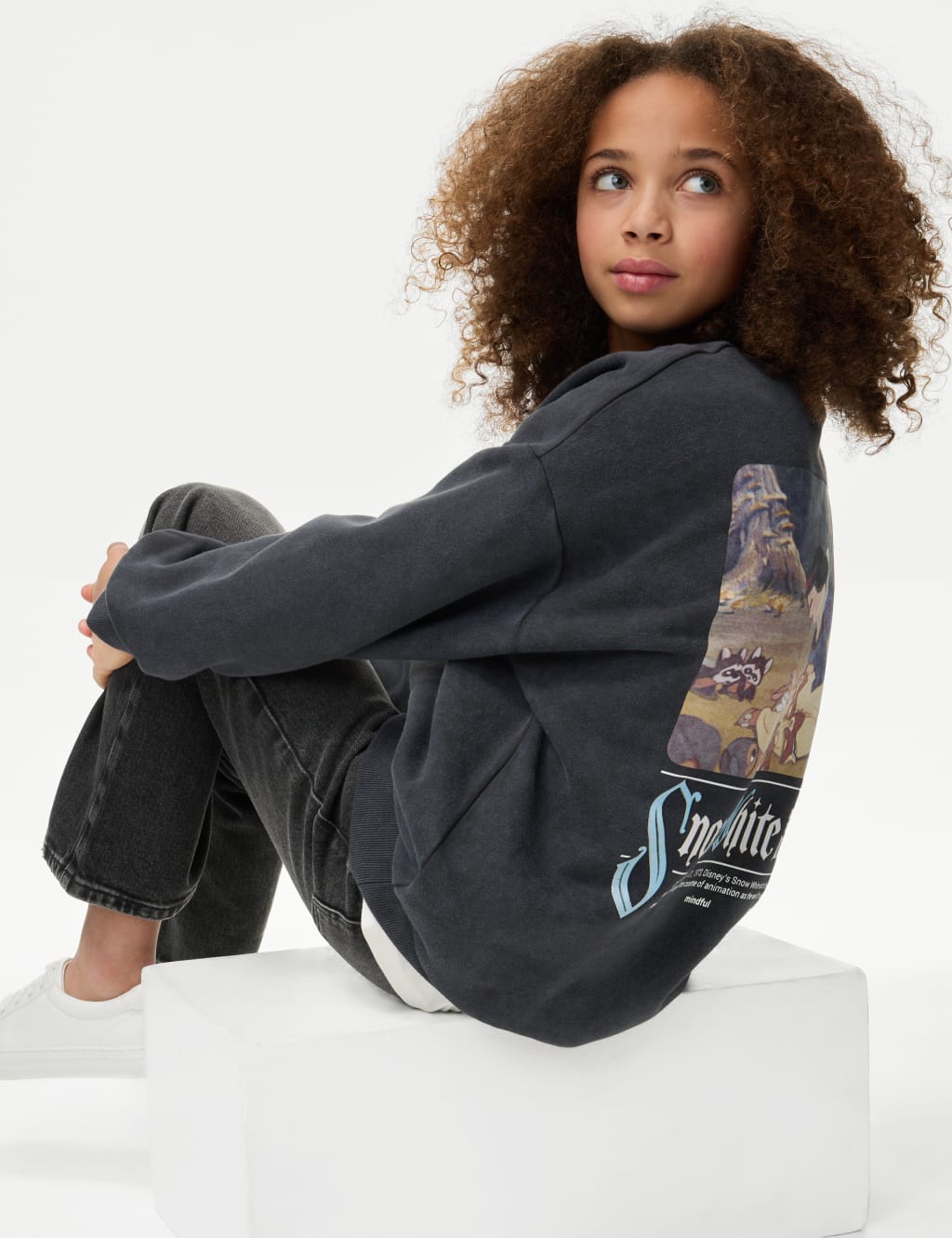 Cotton Rich Snow White™ Graphic Sweatshirt (6-16 Yrs) 5 of 7