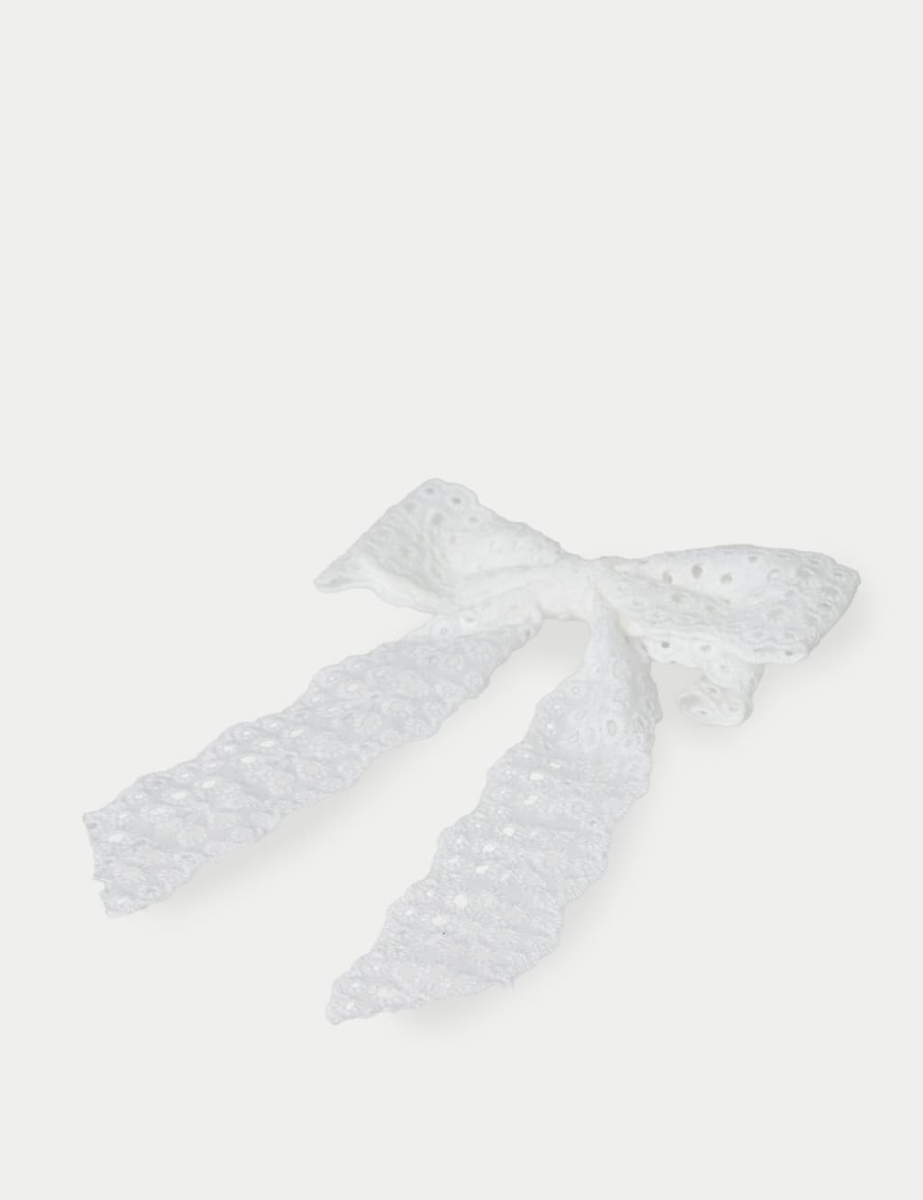 Broderie Bow 2 of 3