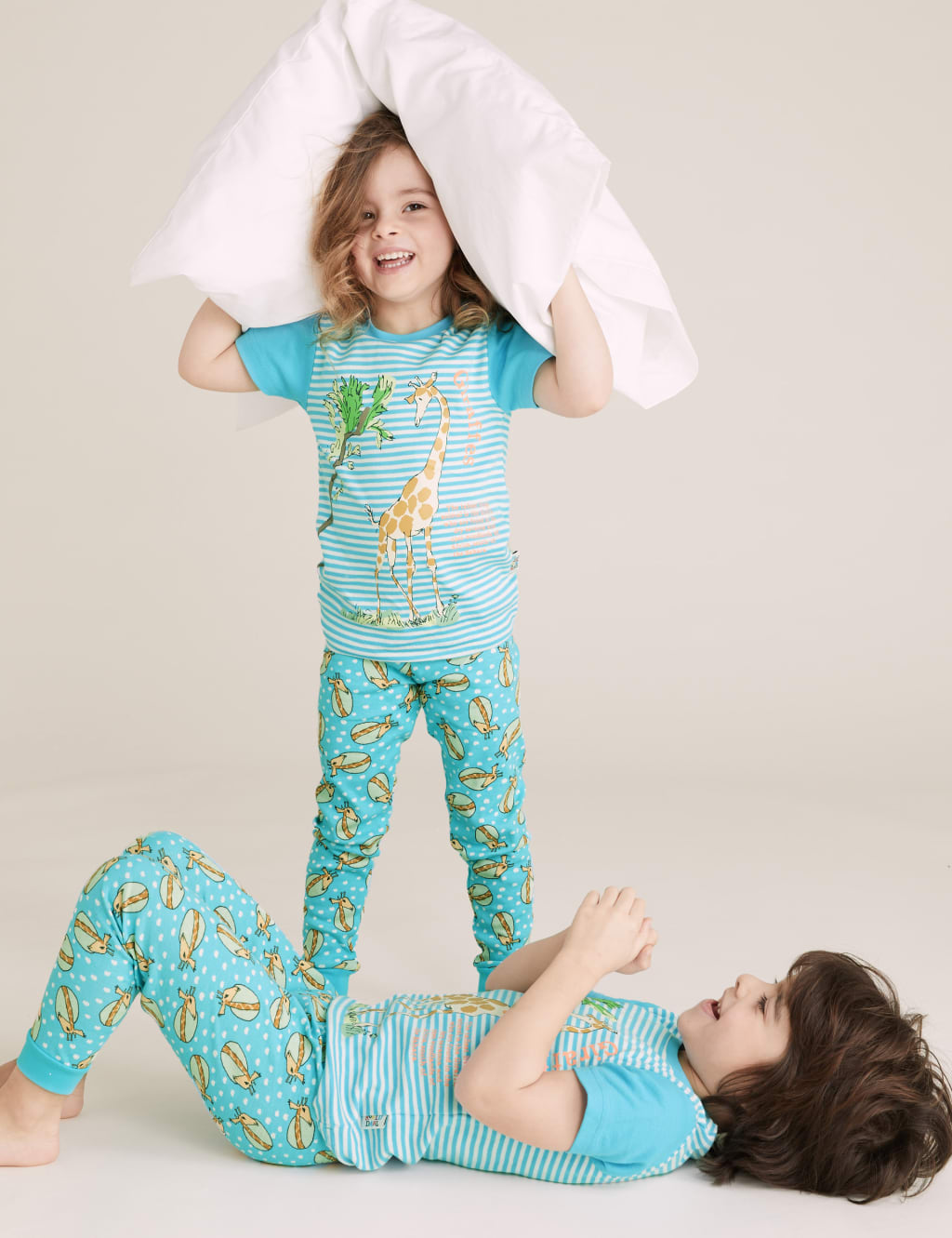 Roald Dahl™ & NHM™ Giraffe Pyjama Set (1-10 Yrs) 1 of 7