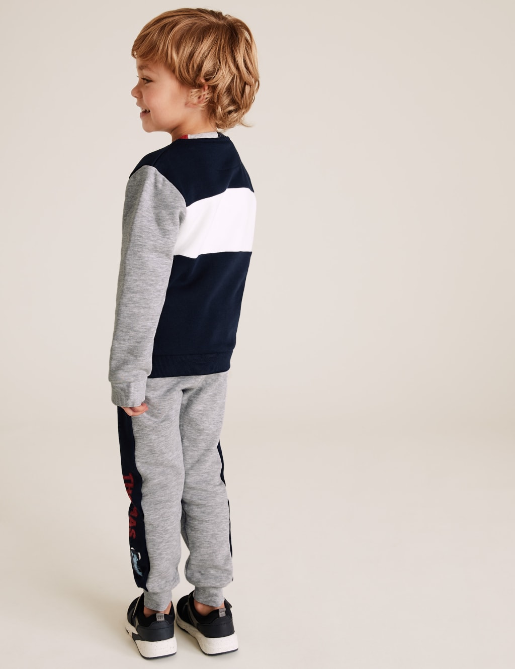 2 Piece Thomas & Friends™ Outfit (2-7 Yrs) 4 of 5