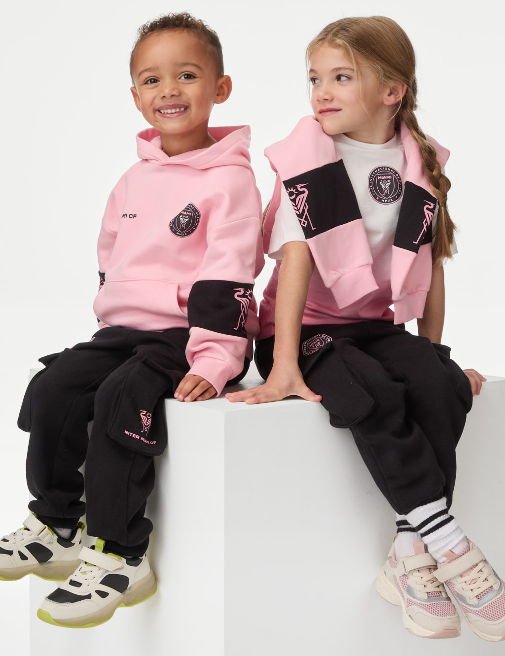M&s boys joggers online