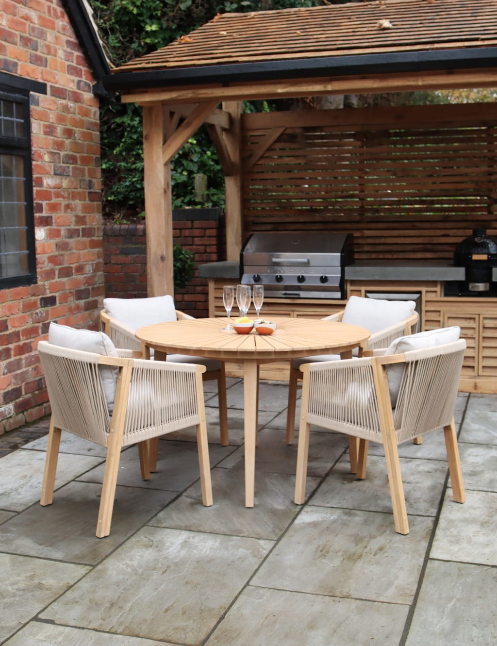 Roma 4 Seater Garden Table & Chairs 2 of 5