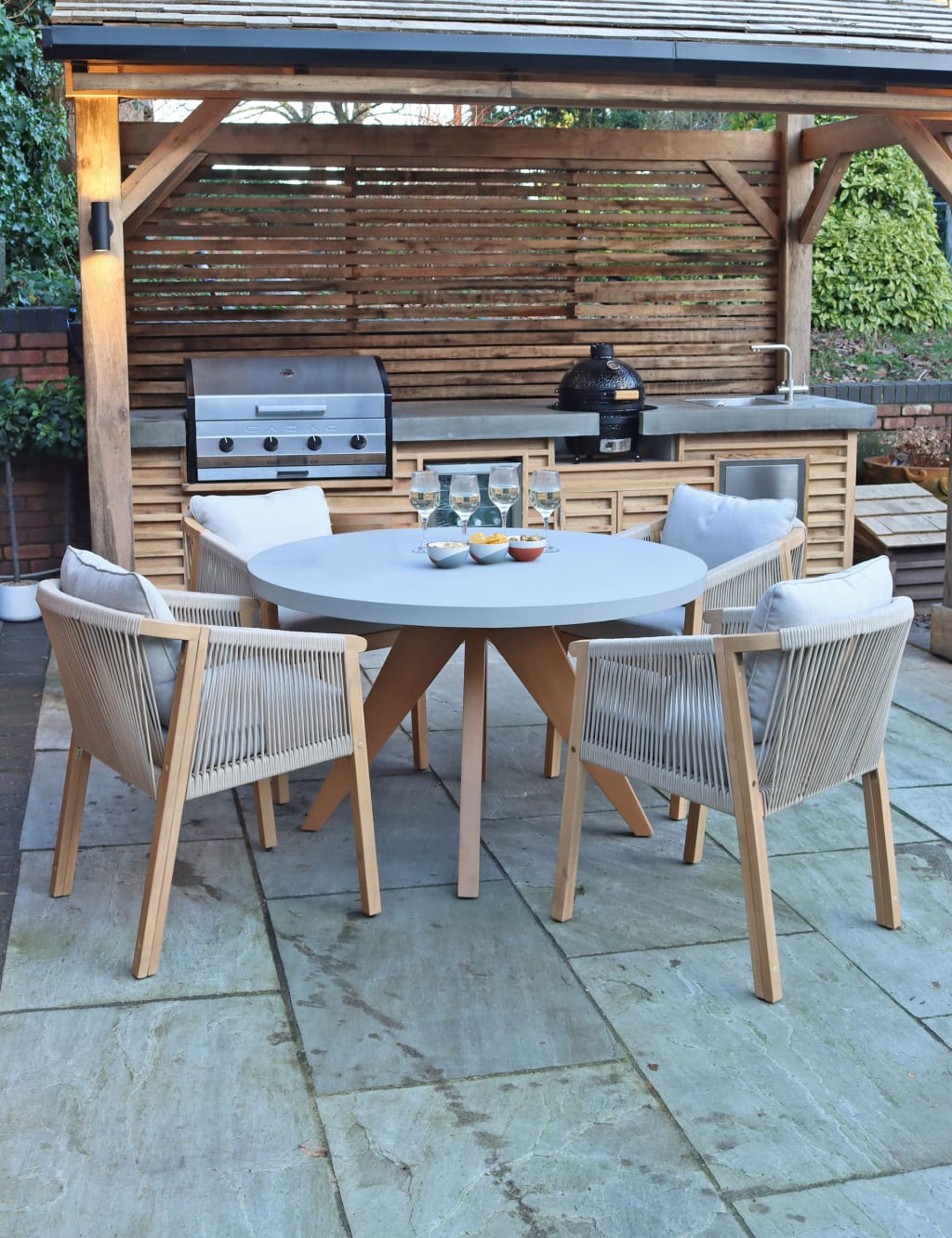 Luna Round Concrete Table & 4 Roma Chairs 2 of 8