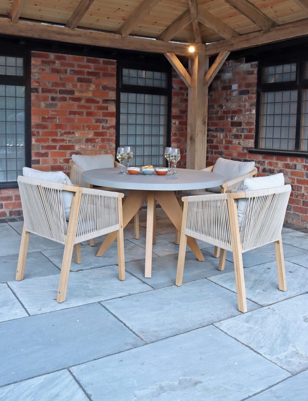 Luna Round Concrete Table & 4 Roma Chairs 4 of 8
