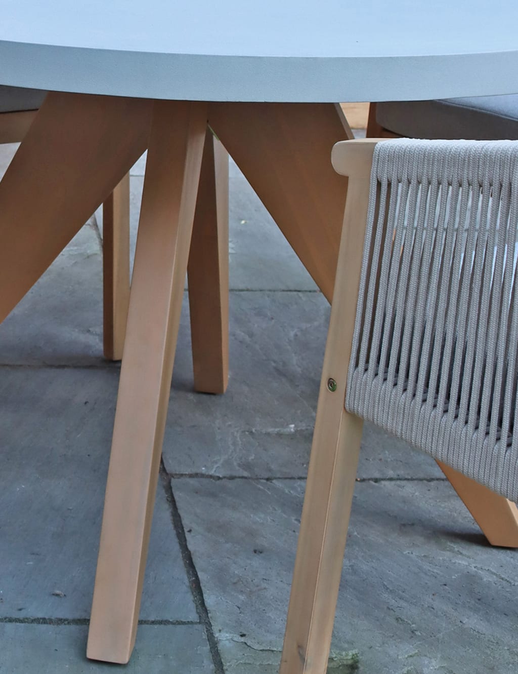 Luna Round Concrete Table & 4 Roma Chairs 6 of 8