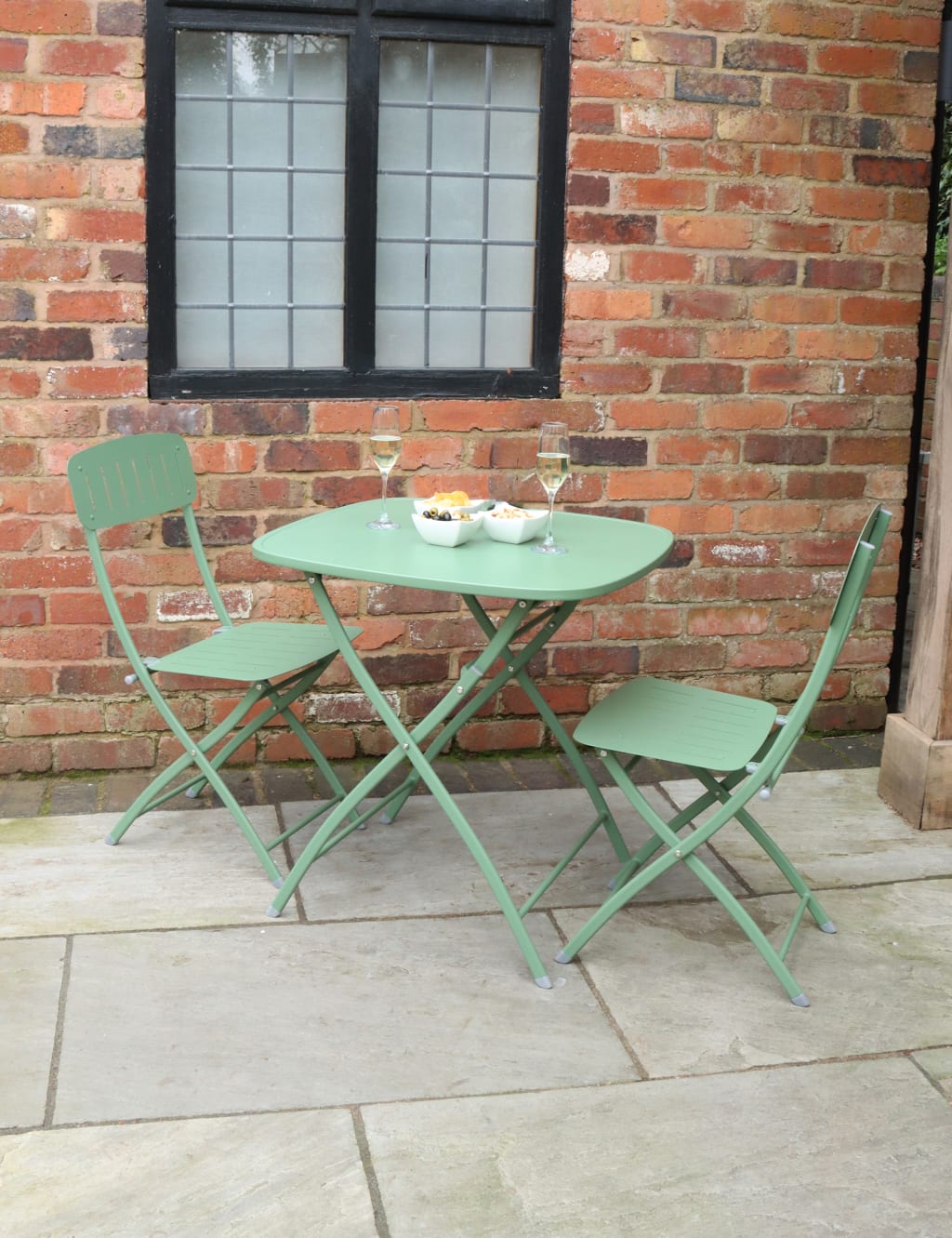 Venice Bistro Garden Table & Chairs 3 of 6