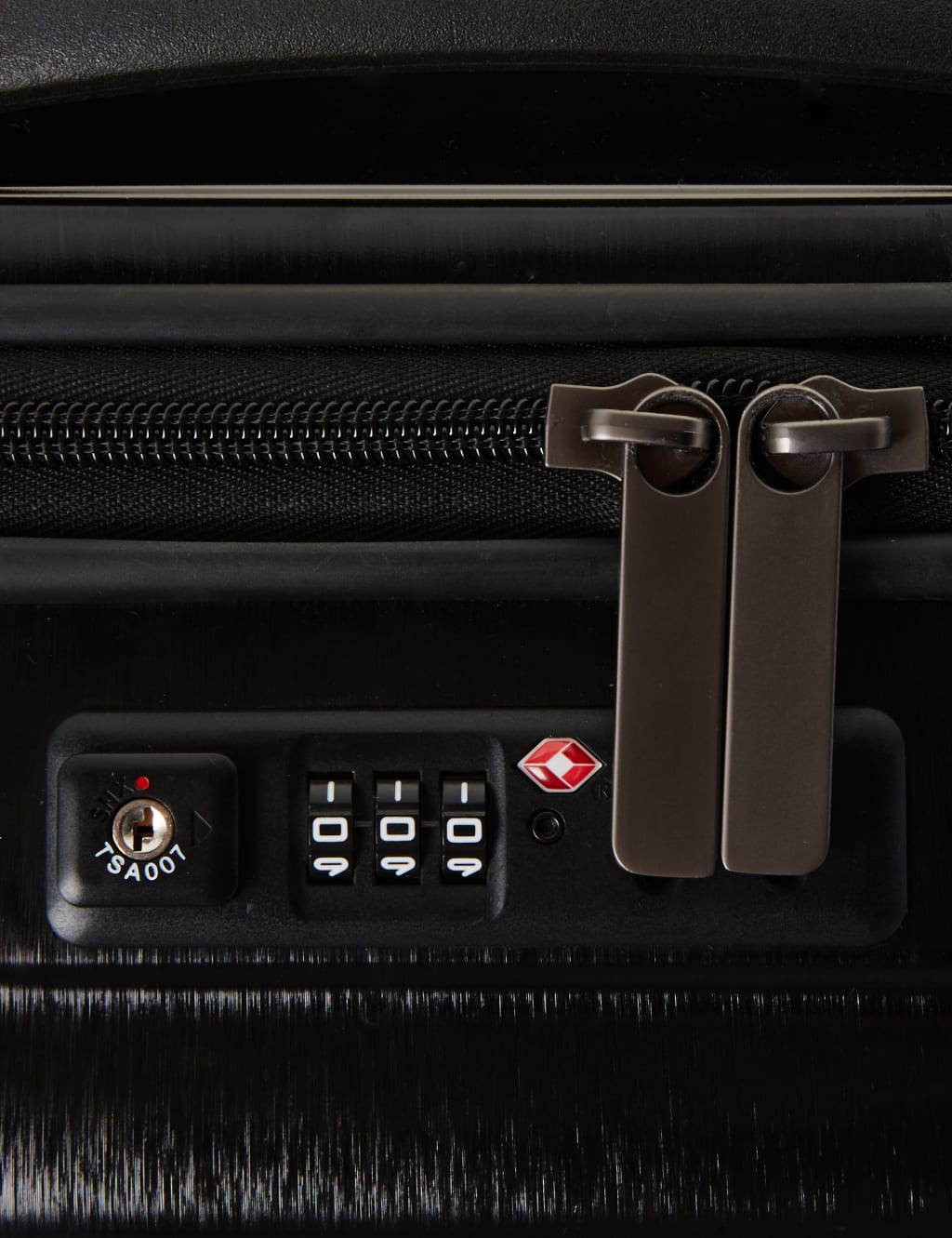 Cabin 2 Wheel Hard Mobile Office Suitcase with Security Zip 7 of 7