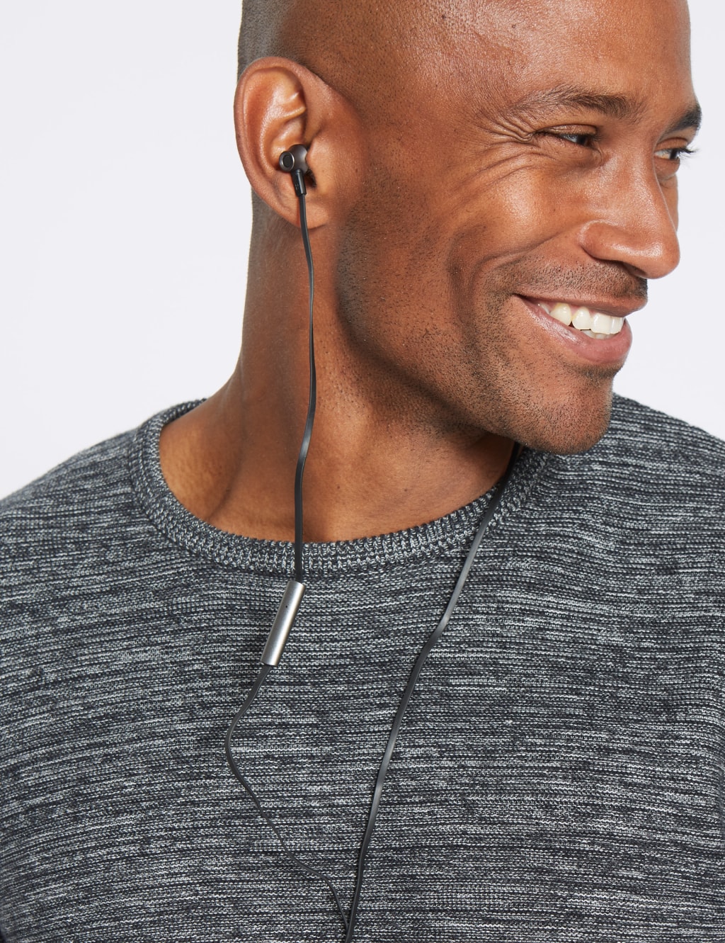 In-Ear Headphones 5 of 5