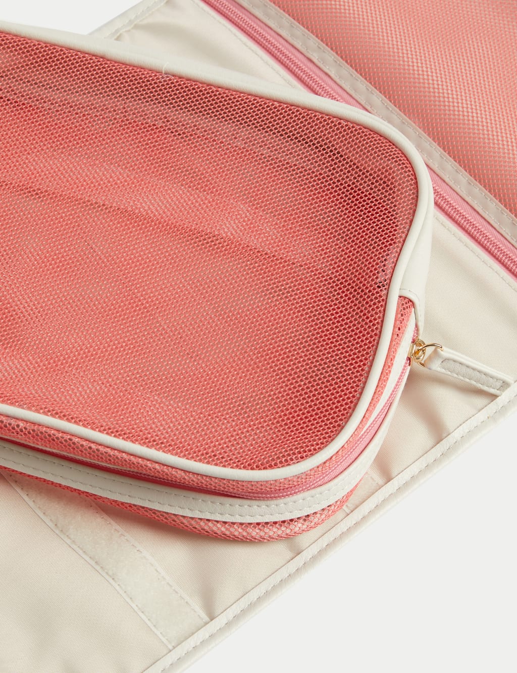 Hanging Wash Bag 4 of 4