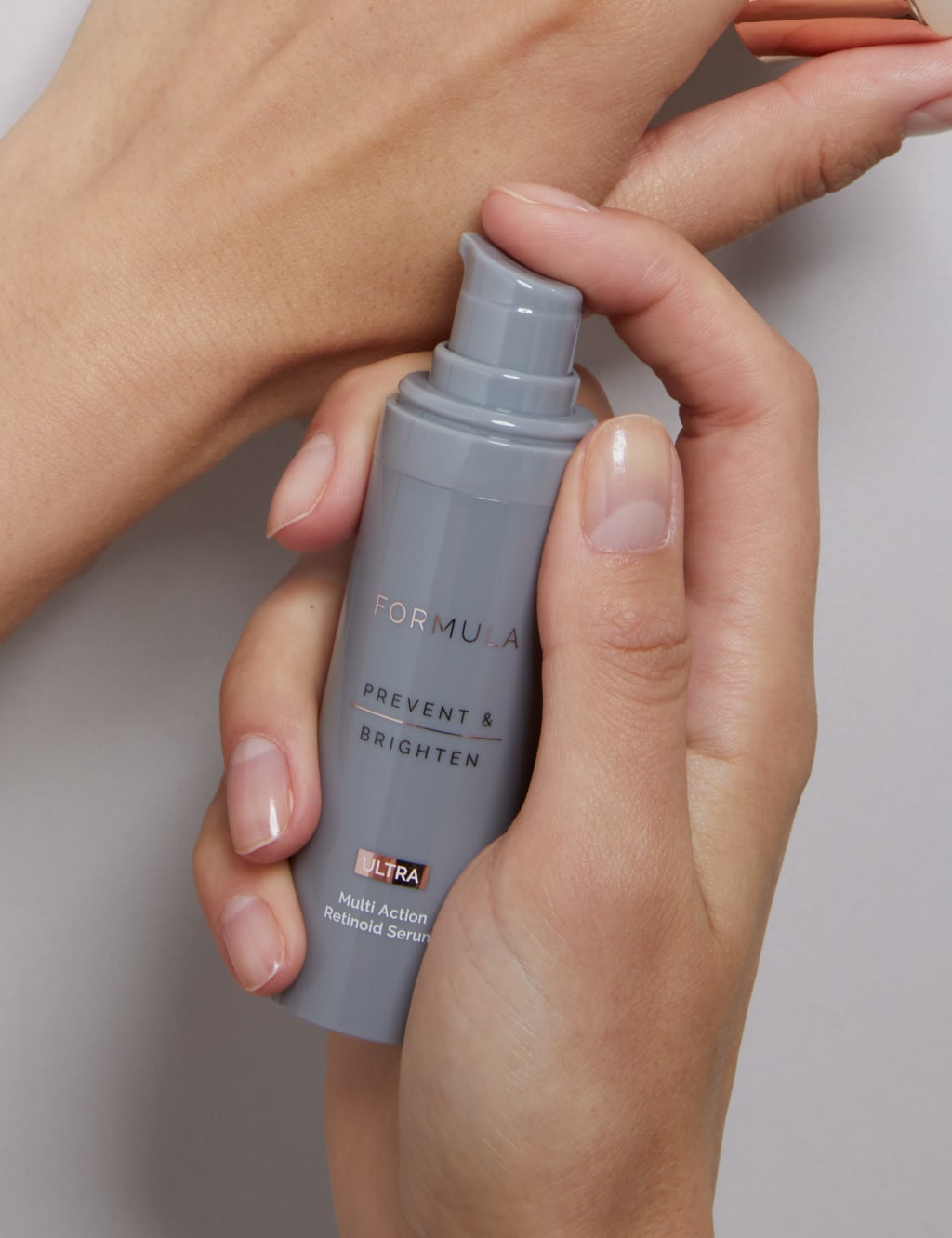 Prevent & Brighten Multi Action Retinoid Serum 30ml 3 of 9