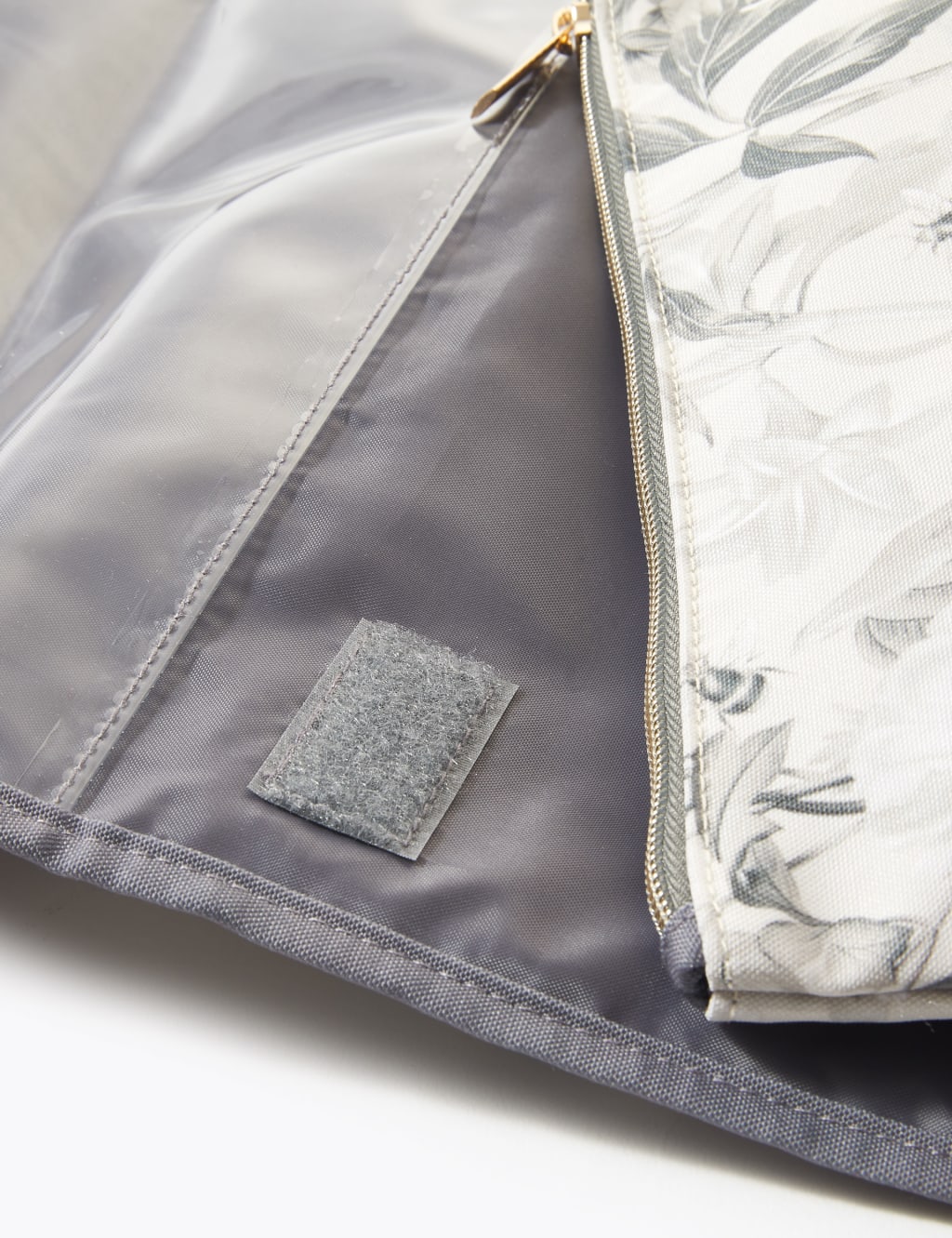 Bee Hanging Toiletry Bag 3 of 4