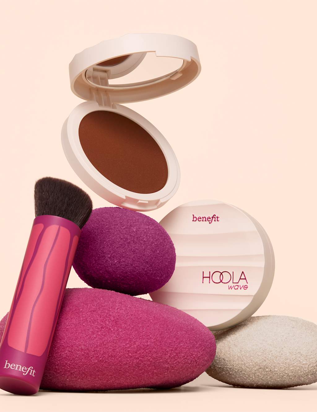 Hoola WaveMaker Cream Bronzer Brush 37g 4 of 5