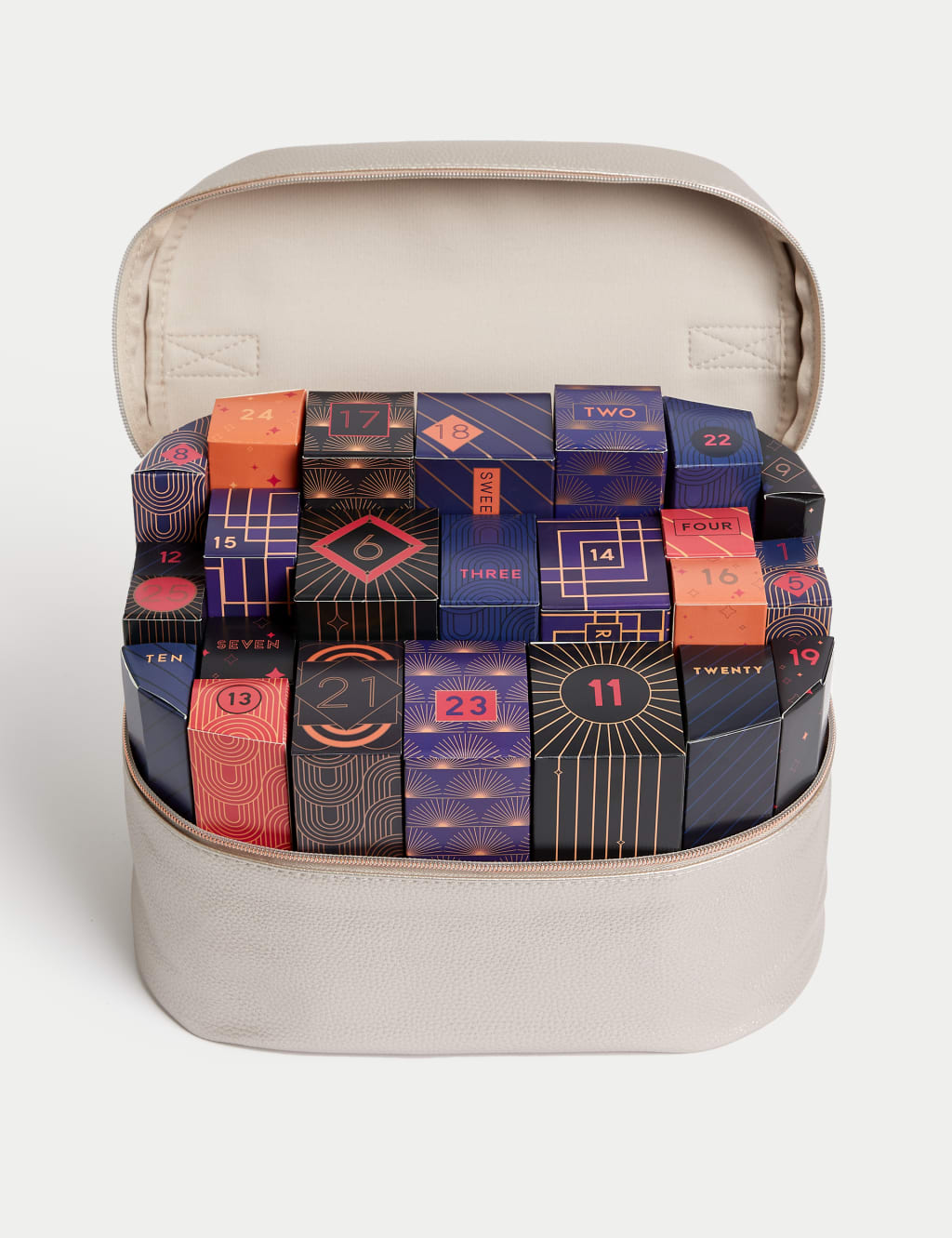 The Beauty Advent Calendar 2023 6 of 8